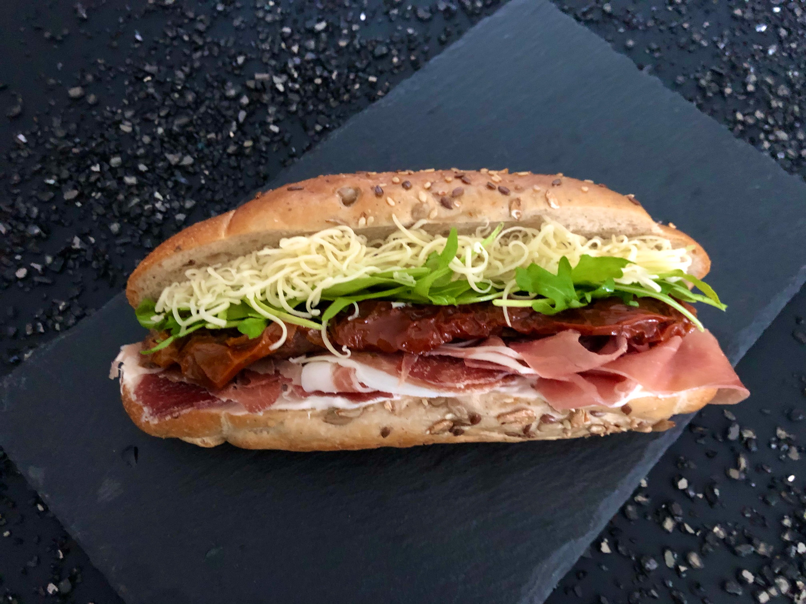 Prosciutto-crudo-zárt-szendvics